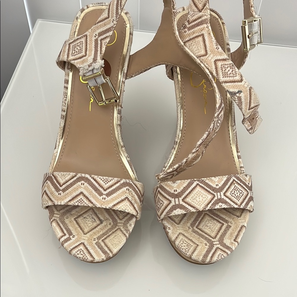 Geometric Patterned Beige Sandals - image 1